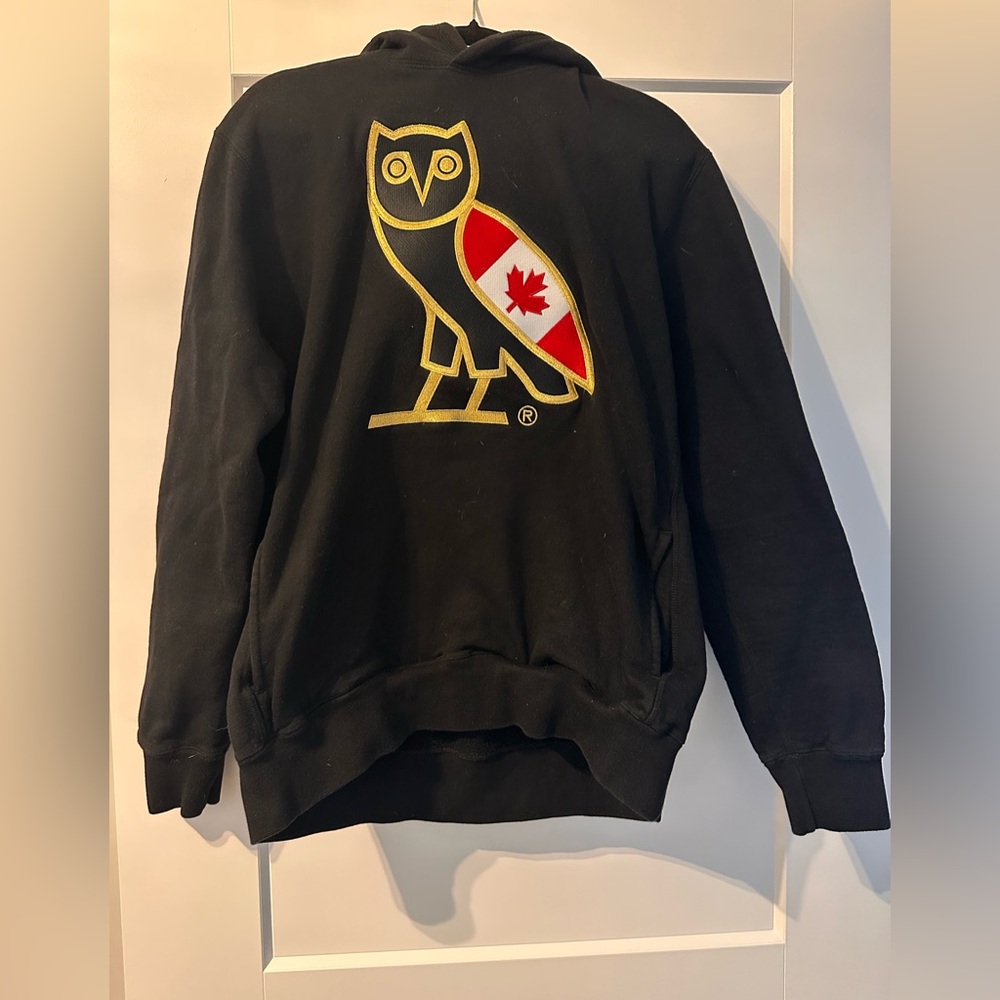OVO Rare Canada Flag Owl 🇨🇦 - Picture 1 of 3